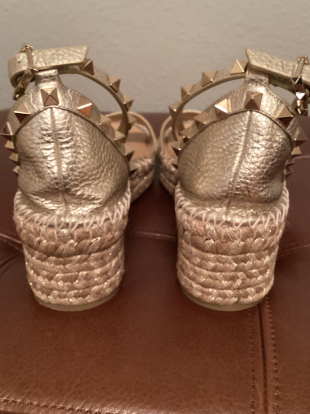 Valentino Garavani Rockstud Flatform Ankle-Strap Espadrille Sandals - Picture 7 of 9